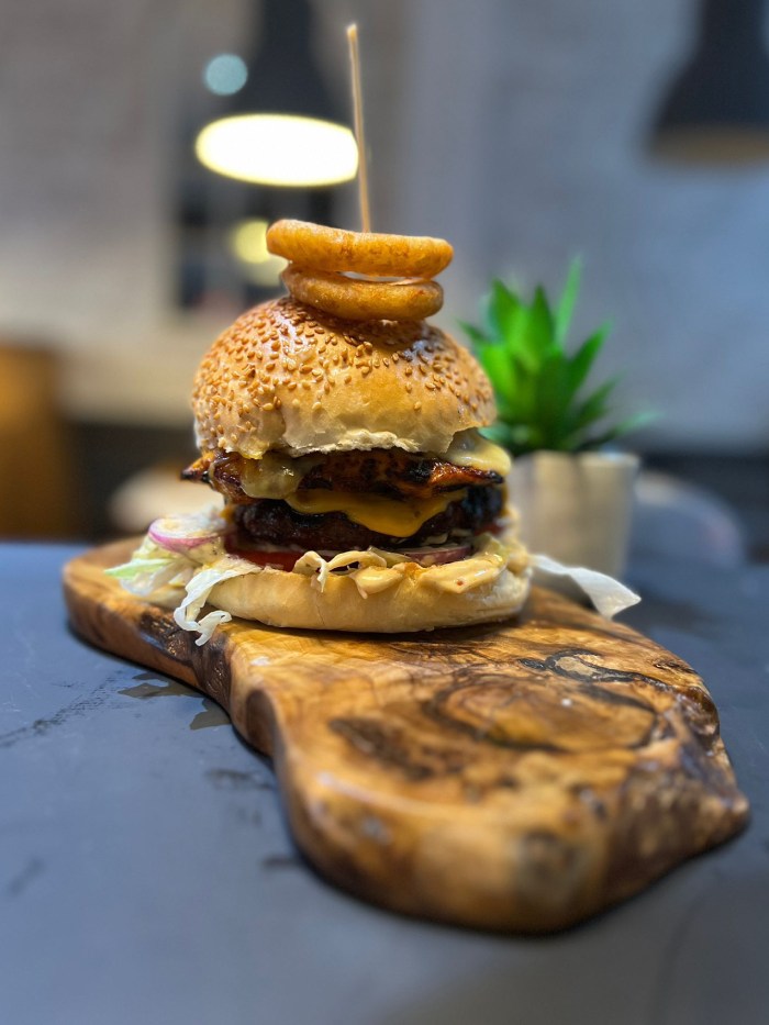 PoBoyz Diner & Grill burger